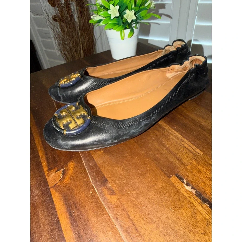 Tory Burch Reva Black‎ Leather Ballet Flats Gold Logo Medallion Size 8M